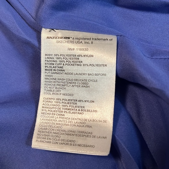 Chic & Bold: Trendsetting Puffer Jacket in a Unique Hue - Picture 7 of 9